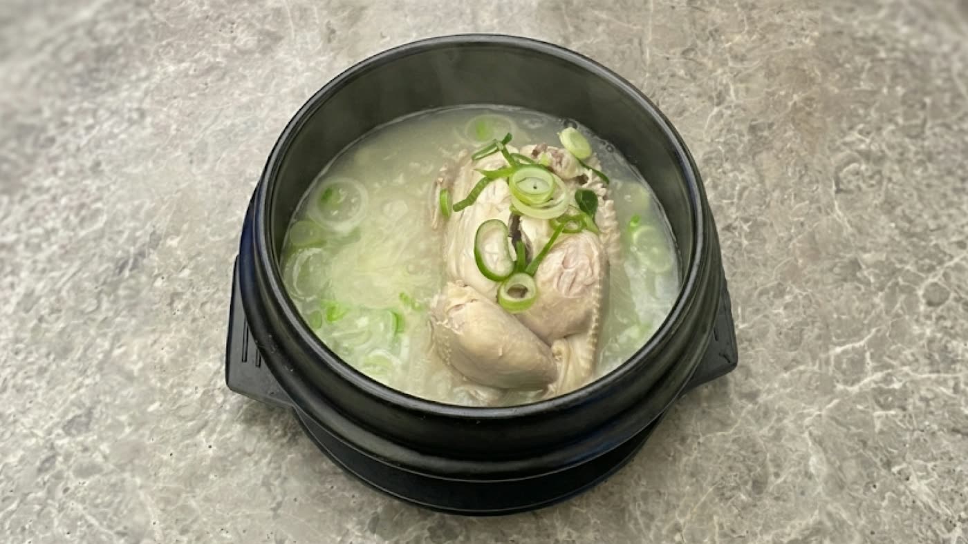 하수오곰탕 명동점 — 가족을 생각하는 마음에서 시작한 한 그릇. · Hasuo Gomtang story chapter 01, Myeongdong Korean Restaurant (明洞レストラン), Seoul